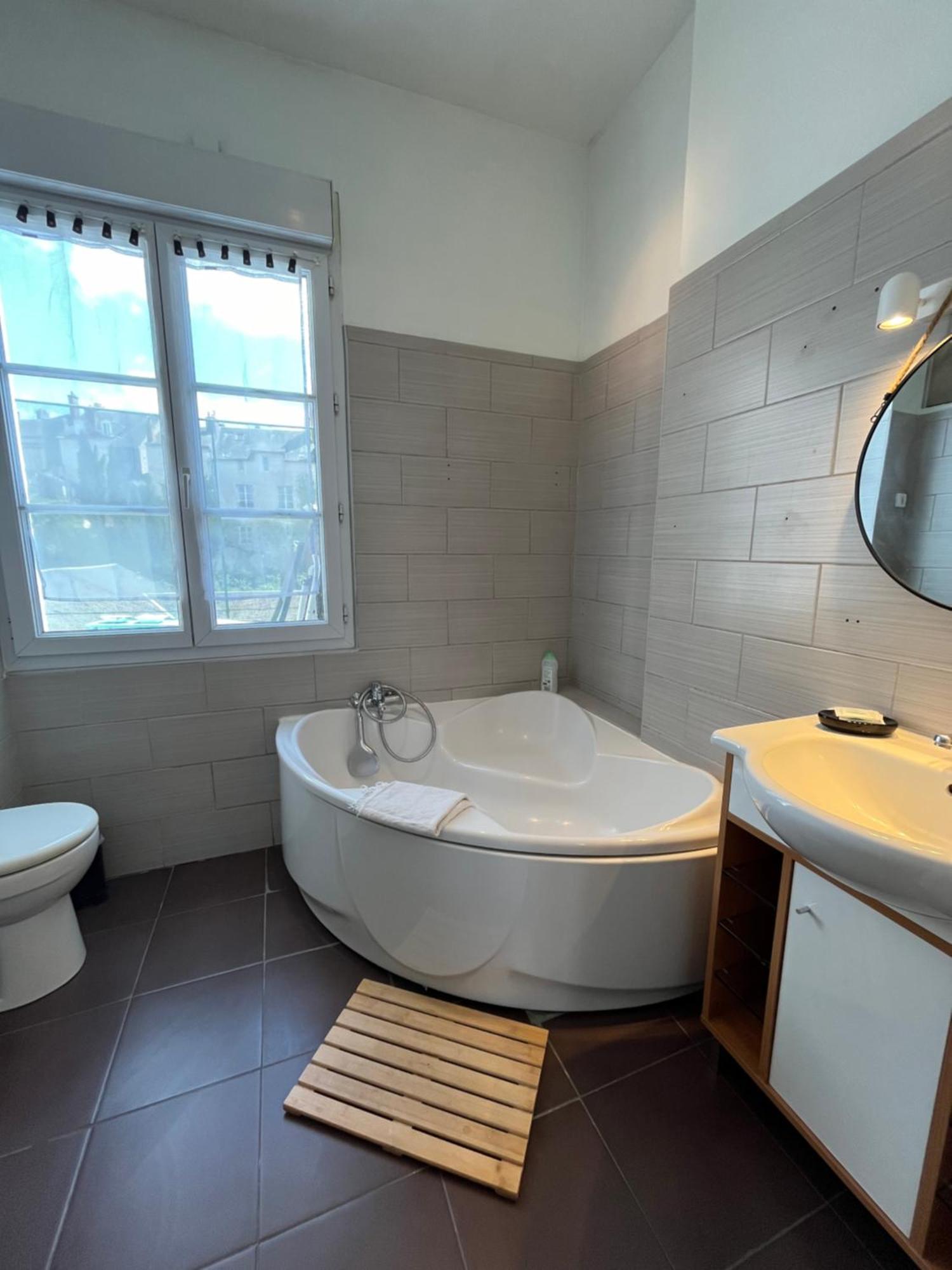 Cote Chateau - Grand Appartement Au Coeur De Blois Dış mekan fotoğraf